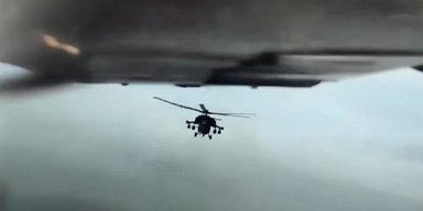 "Криворукие какие-то": два вертолета и самолет РФ не смогли сбить украинский дрон (видео)