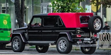 У Києві помітили унікальний позашляховик Mercedes-Maybach G-Class (фото)
