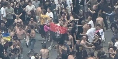"Вон из Польши!": развертывание флага УПА на концерте Макса Коржа в Варшаве разожгло скандал