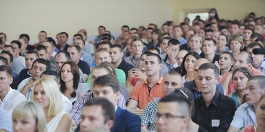 "Украина — страна возможностей": правила выезда для мужчин до 25 лет могут смягчить, – Лисовой