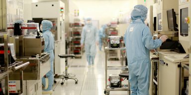 Санкції США не спрацювали: у Китаю з'явилося обладнання для виробництва 7-нм чипів