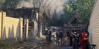 Пряме влучання: ЗС РФ запустили КАБ по будинку волонтера з Харкова (відео)