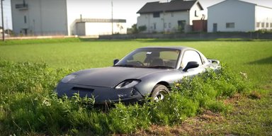 Покинуті легенди: в Японії просто на вулицях іржавіють рідкісні колекційні авто (відео)