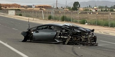 Дорогой суперкар Lamborghini разбили в нелегальной уличной гонке (видео)