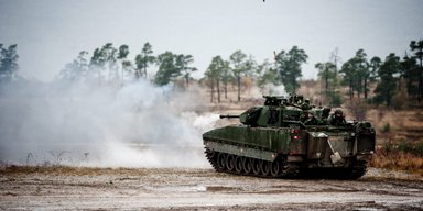 От новых БМП до катеров и дронов. Какую военную помощь пообещала Европа с начала года