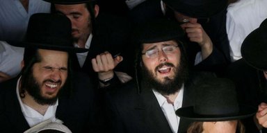 Автобус з хасидами потрапив в аварію під Одесою: транспорт паломників зазнав ушкоджень (відео)
