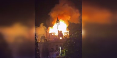 Массовые протесты во Франции: задержано более 400 человек, в Лиможе обрушилось историческое здание мэрии (видео)