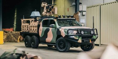 Шість коліс і кулемет: який вигляд має найекстремальніший пікап Toyota (фото)