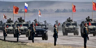 Подвійний удар Китаю і РФ: у Заходу є півтора року на підготовку до глобальної війни, — командувач НАТО