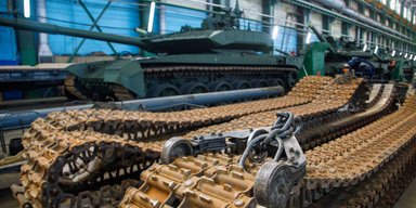 Росія може готуватися до війни з НАТО: на базах зберігання з'являються нові танки (фото)