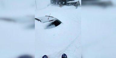Европу засыпало снегом: дойдет ли циклон до Украины (видео)