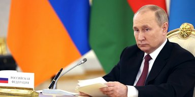 "Попытка успокоить россиян": военный объяснил, для чего Путину "санитарная зона"
