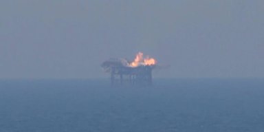 Титанические усилия: появились кадры освобождения газодобывающих башен возле Змеиного (видео)