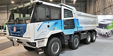 Дебютировал первый электрический грузовик Tatra: у него восемь колес и 750 сил (фото)