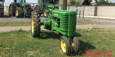На Волині з'явився рідкісний 80-річний американський трактор John Deere (відео)