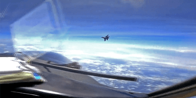 Самолеты J-10C и J-16 могут стать "невидимками": что придумали ученые из Китая