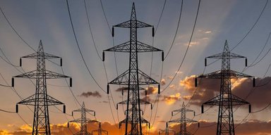 "Енергетична шизофренія": чому Україна експортує світло попри відключення