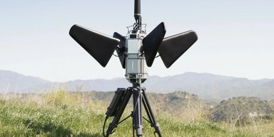Электромагнитное оружие Pulsar защитит от дронов наземную технику, самолеты и БПЛА (видео)