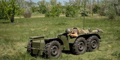 Рятують життя й виконують завдання: в Україні випробували наземні дрони "Махно" (фото)