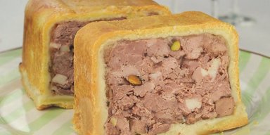 На праздничный стол: рецепт куриного паштета в тесте