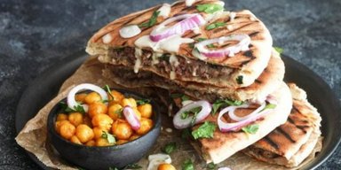 Без замеса теста: рецепт быстрых пирожков с мясной начинкой