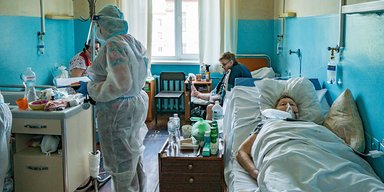 Новий рік пандемії. Як українська медицина боролася з COVID-19 у 2021 році