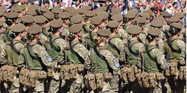 Деякі жінки зобовʼязані оновити дані в ТЦК: кого з них мобілізують до ЗСУ
