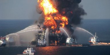 В океан хотят запустить гигантские огненные смерчи: помогут очистить нефтяные разливы (фото)