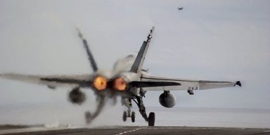 ВМС США сбили свой самолет F/A-18 в Красном море: причины инцидента (видео)