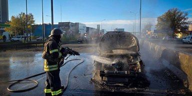 Удар РФ по Киеву и области: попали возле АЗС и по трассе в Чабанах, есть погибшие (фото)