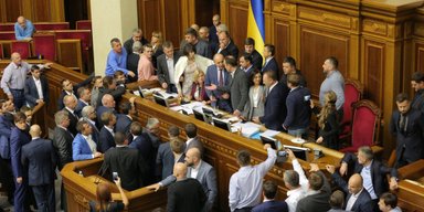 "Я вас не боюсь!" Как Рада пыталась принять законы о Донбассе