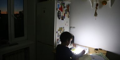 РФ била "по ключових елементах" енергосистеми: в яких регіонах найгірше зі світлом (відео)