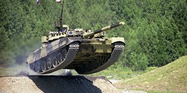 Надія Путіна: в РФ випускатимуть "реактивний" танк Т-80, бо мають "проблеми", — ЗМІ