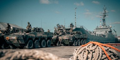 Польша запретила въезд на военные объекты на китайских авто