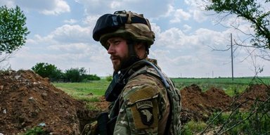 Зарплати в ЗСУ: скільки платять українським бійцям у 2025 році