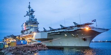 На борту французького атомного авіаносця "Шарль де Голль" спалахнула пожежа: що сталося