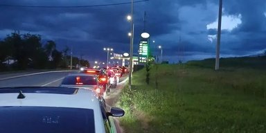 В оккупированном Крыму ввели жесткие лимиты на бензин: на АЗС образовались большие очереди (фото, видео)