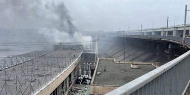 "Вниз за течією": у Мінекології розповіли про рух нафтової плями внаслідок удару по ДніпроГЕС