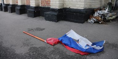 "Я нахожусь в Украине": в оккупированном Севастополе парень снял флаг РФ (видео)