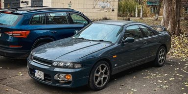 Раритет із 2000-х: у Києві помітили культовий спорткар Nissan (фото)