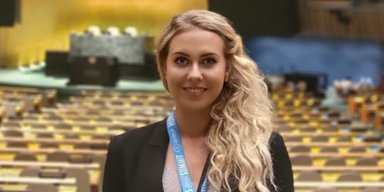 "Много читаю": задержанная в США россиянка объяснила, почему фотографировалась с генералами США