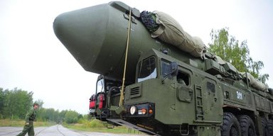 "Зняли ядерні боєголовки з ракети": запуском МБР по Україні РФ попередила Захід, — CNN