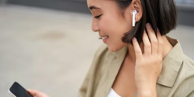 Не только Samsung и Apple: топ-5 беспроводных наушников, популярных в 2025 году (фото)
