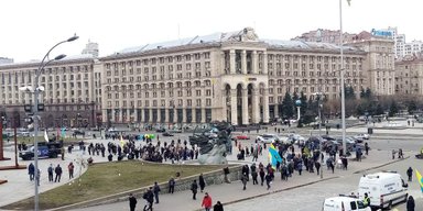 На Майдане проходит вече в честь героев Небесной Сотни