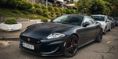 Джентльменский спорткар: в Киеве заметили редкий 500-сильный Jaguar (фото)