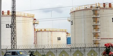 "Збитки колосальні": після атаки БПЛА по Феодосії пошкоджено нафтобазу, — "Атеш"