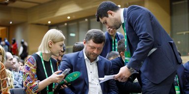 Напередодні важких і відповідальних рішень щодо мобілізації: навіщо Зеленський збирав "Слуг народу" (відео)