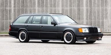 Старий універсал Mercedes W124 пішов із молотка за ціною нового "Гелендвагена" (фото)