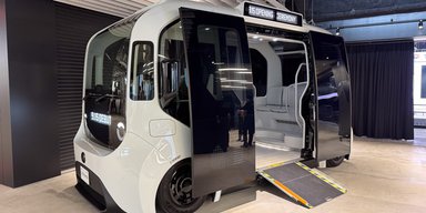 Маршрутка будущего: Toyota презентовала оригинальный электробус с автопилотом (фото)