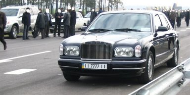 В Україні різко зріс попит на "красиві" платні номери авто: найпопулярніші комбінації